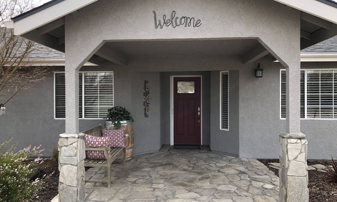 Paso Robles House | Explore Paso Robles Hill Top Prancing Deer Retreat
