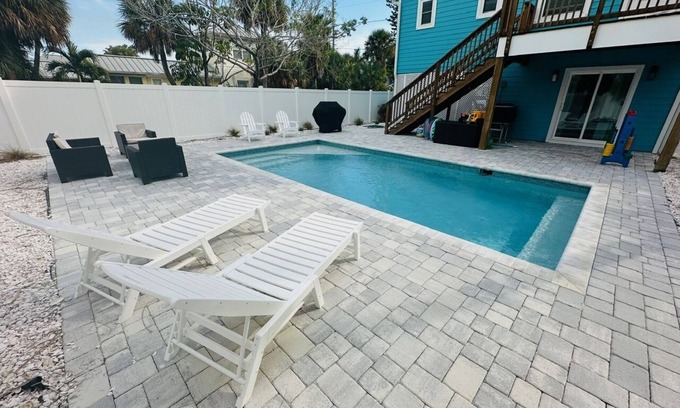 Pass-a-Grille House | St Pete Beach Retreat: Oceanfront with Private Pool & WiFi