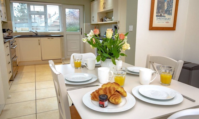 Shrewsbury House | Guest Rated: 9.8 | Walk to Town from Pass the Keys Home