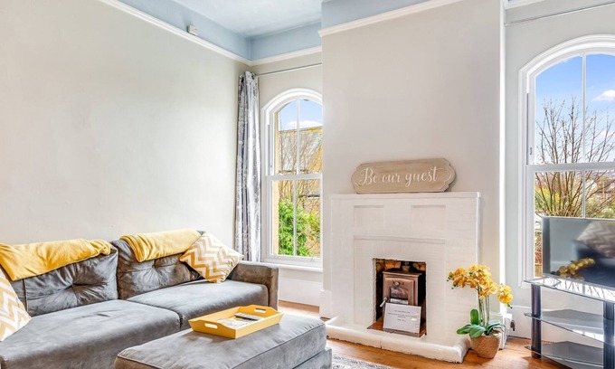 Whitstable Apartment | Discover Pass the Keys: A Cozy Holiday Retreat Awaits!