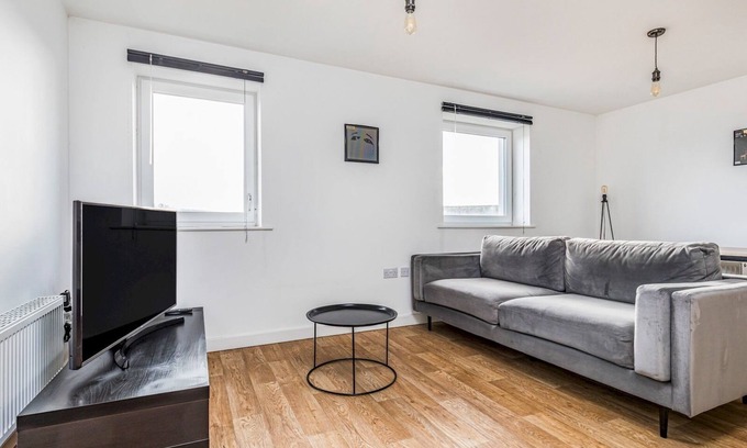 Chichester Apartment | Modern Central Flat with Parking and Family-Friendly Amenities