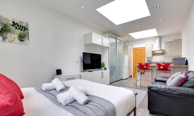 Mill Road House | Modern Central Cabin on Mill Road with Pet-Friendly Amenities