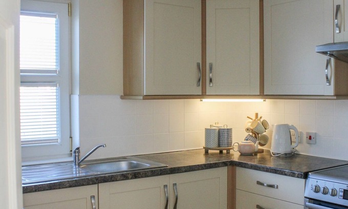 Carmarthen House | Cozy Retreat Near Carmarthen – Pet Friendly & Family Ready
