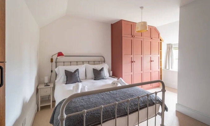Whichford House | Discover Unicorn Cottage: Your Ideal Cotswold Retreat
