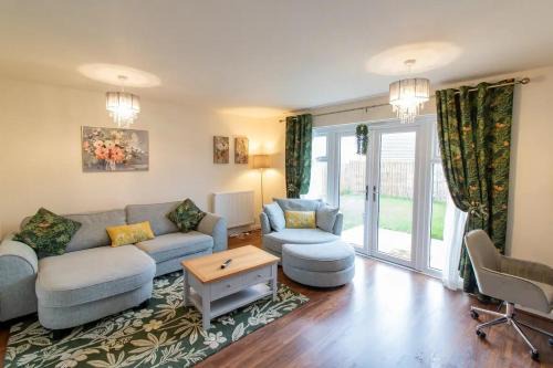 Newcastle-upon-Tyne House | Modern House for Families: Comfort and Convenience Await