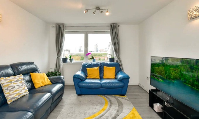 Century Wharf Apartment | Explore Cardiff Bay: Family-Friendly Apartment Awaits!