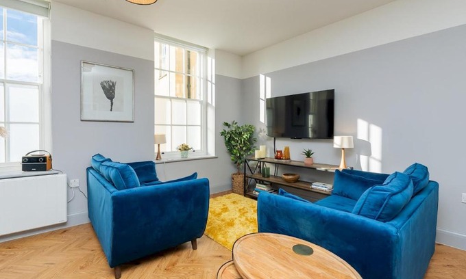 Bath City Centre Apartment | Perfect Family Retreat in Central Bath with Top Ratings