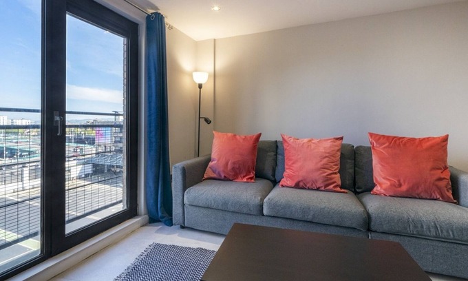 Cathedral Quarter Apartment | Pass the Keys | Cozy 1BR Apt in Prime Location with Free Parking