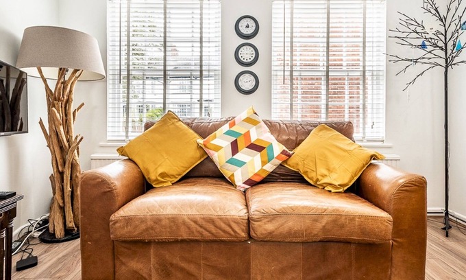 Topsham House | Family-Friendly Retreat in Central Topsham with Parking