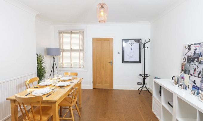 Maidstone House | Pass the Keys | Town and Country