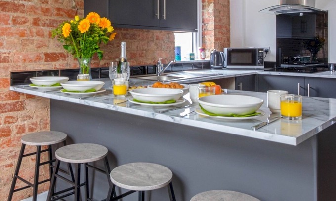 Kirk Sandall Apartment | Discover Pass the Keys: Historic Elegance Awaits You