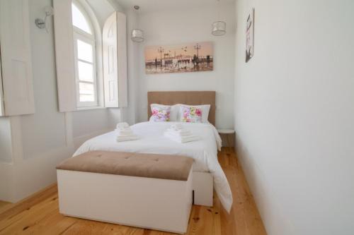 Viana do Castelo Apartment | Central Avenue Apartment with Elevator - 10/10 Guest Rated