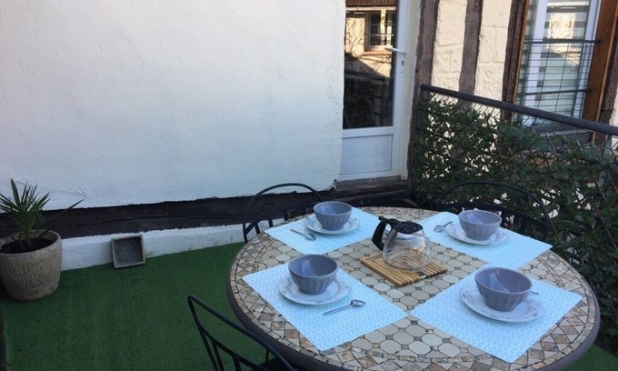 Saint-Marcel Apartment | Experience Gîte Agapanthes: Family-Friendly Retreat Near Giverny