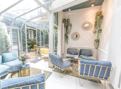 Passy Hotel | Elegant Stay at Passy Eiffel: Pet Friendly & Breakfast Included