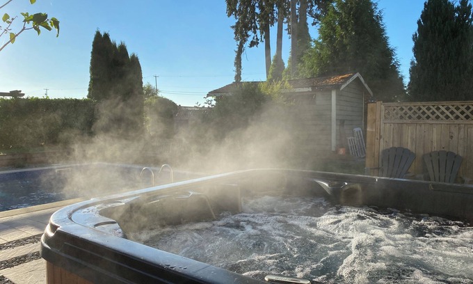 Duncan Apartment | Pastoral, Minutes to town and to the trails, hot tub!