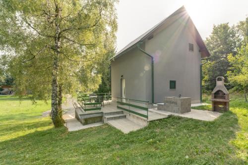 Fuzine House | Pet-Friendly Escape at Patagonia - Guest Rated 9.8/10