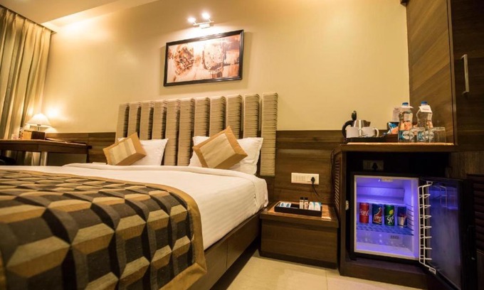 Rajkot House | Comfortable Stay at Patel Vihar with Hot Tub & Breakfast