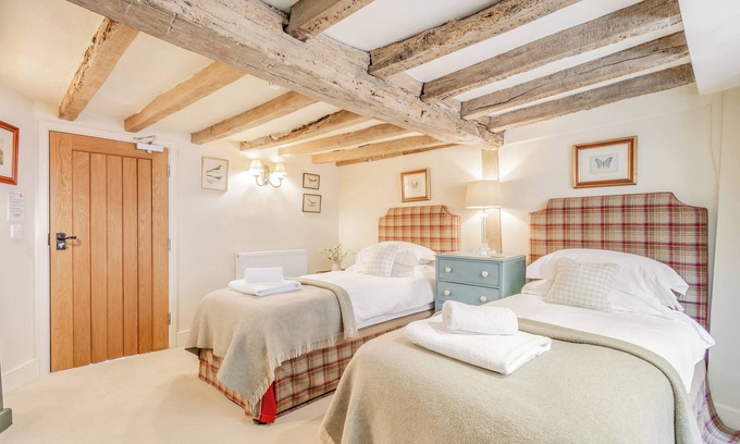 East Dean and Friston Hotel | Discover Patience - Tiger Inn: Family-Friendly Retreat