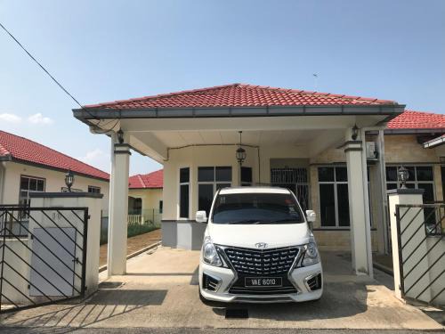 Temerloh House | Family-Friendly Patin Guest House in Temerloh, Pahang