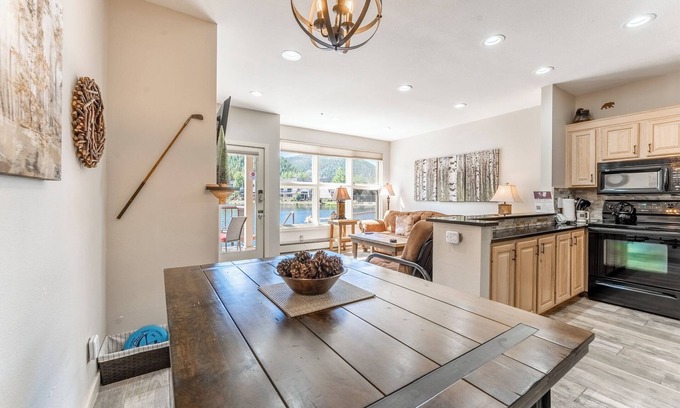 Lakeside Village Condo | Lakefront Bliss at Keystone: Modern Updates & Breathtaking Views