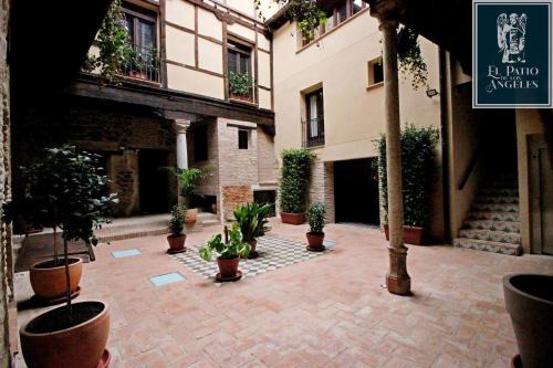 Toledo City Center Apartment | Family-Friendly Getaway at Patio de los Ángeles, 9.2/10 Rated