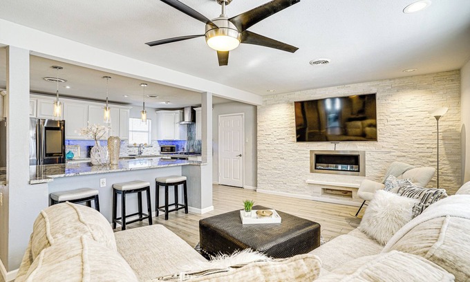 Hurst House | Patio & Fenced Yard: Newly Renovated Hurst Home!