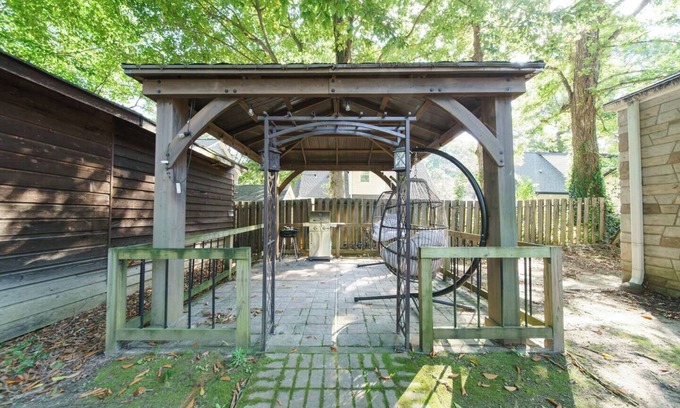 Winston - Salem House | Patio Sleeps 16! Kitchen Private Place Keurig