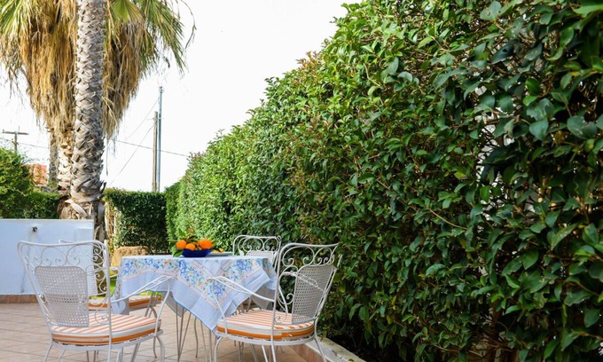 Paralia Apartment | Family-Friendly Getaway at Patras Palm Tree Hotel