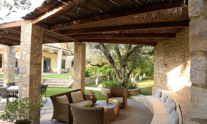 Paralia Villa | Relaxing Getaway at Patras Villa Elia with Spa & Breakfast