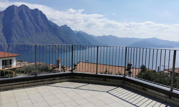 Zorzino Apartment | Patricia's Apartment: Family-Friendly with Great Guest Ratings