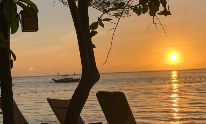 Catangnan Resort | Relaxing Patrick's on the Beach with Ocean Views & Pool