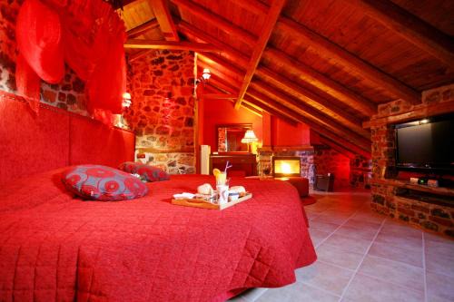 Aghios Athanasios House | Discover Patriko Mountain Chalet: Pet-Friendly Retreat