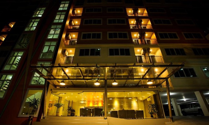 Chonburi Apartment | Cozy Patt Serviced Apartments with Pool & Hot Tub Access