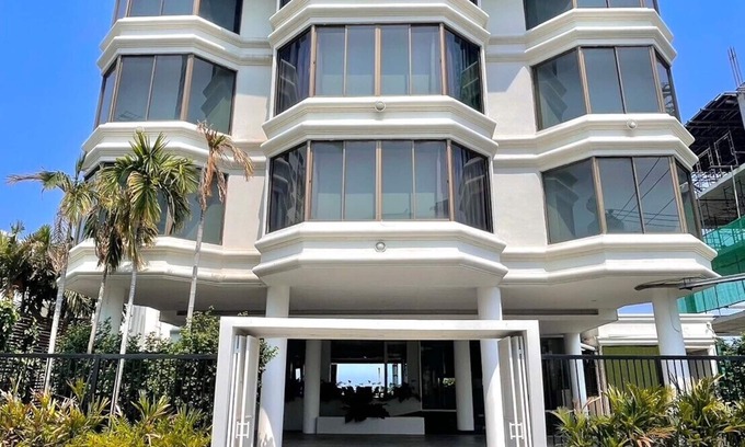 Pratumnak Hill Hotel | Discover a Private Beachfront Escape in Pattaya