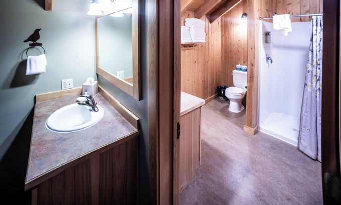 Winthrop House | Patterson Lake Cabin Grand Suite 3-Bdrm