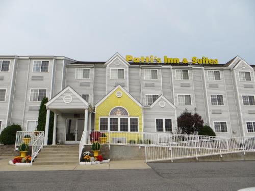 Grand Rivers Hotel | Patti's Inn and Suites: Rated 9/10 with Oceanfront Amenities