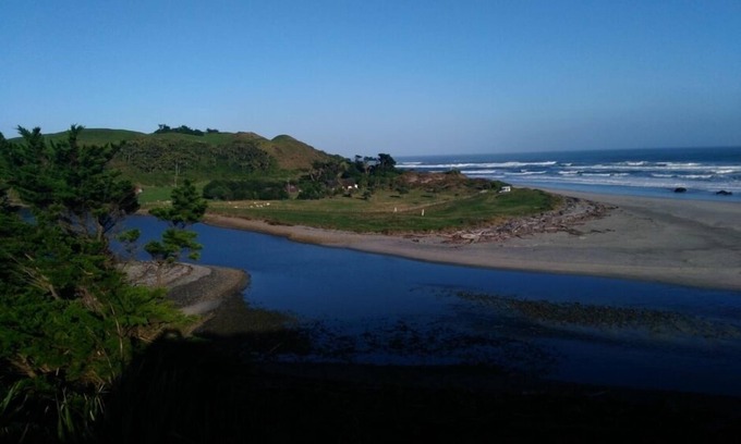 Anatori House | Experience Paturau Beach Paradise with Oceanfront Amenities