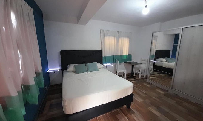 Obera House | Pet-Friendly Pauly 2: Great Stay for Families Await!