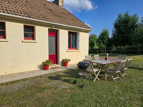 Saint-Hilaire-le-Chatel House | Charming Maison with Scenic Pond Views in Le Perche