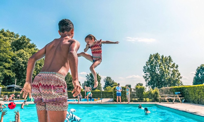 Dordtse Biesbosch House | Discover Pavilion 6: Family-Friendly with Pool & Spa