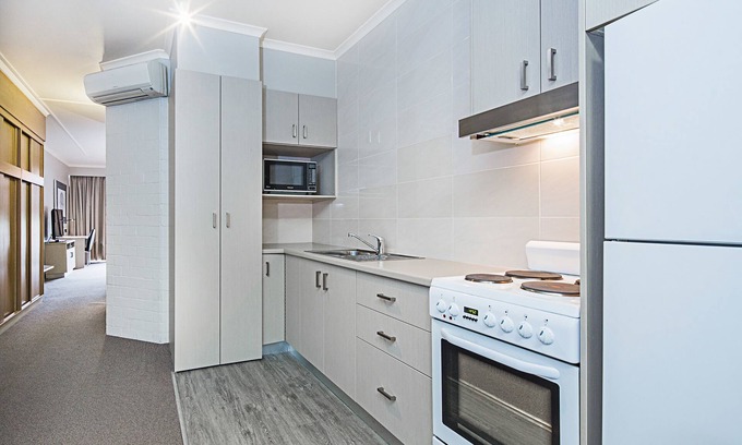 Wagga Wagga Hotel | Discover Comfort at Mantra Pavilion: 4-Star Experience
