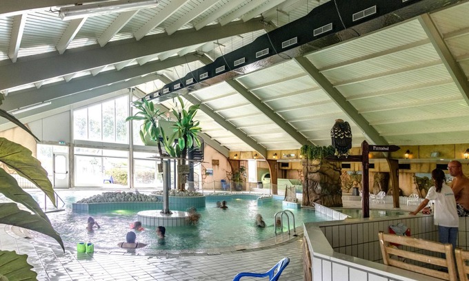 Kaatsheuvel House | Relax at Pavilion l'etage 6 with Pool and Spa Amenities