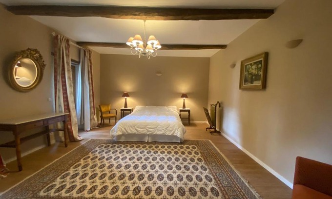 Bouesse Villa | Experience the Elegance of Pavillon d’entrée du château de Bouesse