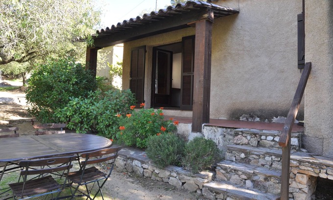 Lumio Villa | Pavillon Mimosa Malacucina: Pet-Friendly Stay with Breakfast