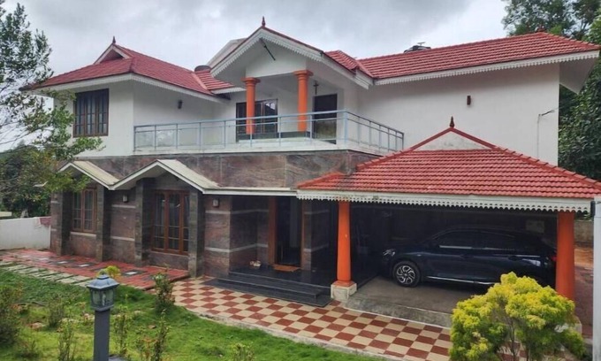 Thiruvananthapuram House | Budget-Friendly Pavithram 2426: Ideal for Families
