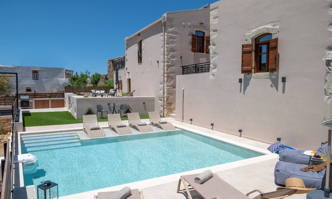 Damavolos Villa | Pavlina