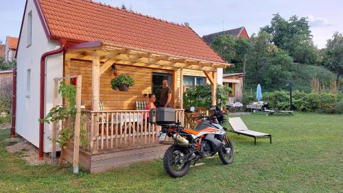 Pavlov House | Discover Pavlov24 - Domeček u potoka with 9.4 Rating