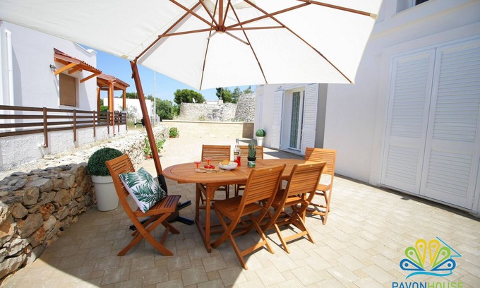 Posto Rosso House | Pavon House Blue: Family-Friendly Stay Near the Sea
