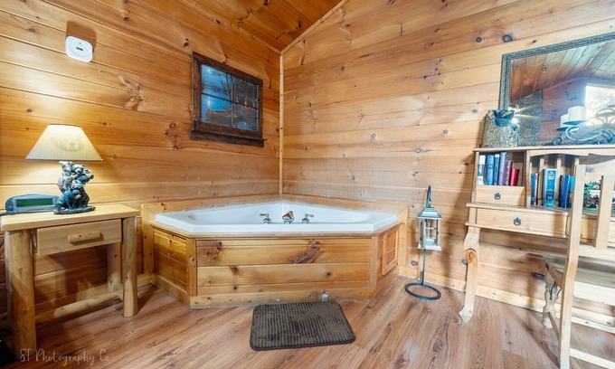Sevierville Cabin | Guest Rated Paw Prints: Family-Friendly with Pool & Breakfast