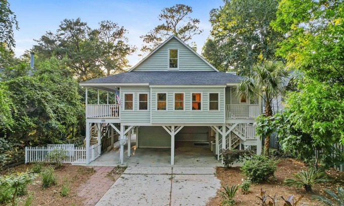 Pawleys Island House | Pawleys Island Retreat: 4 Bedroom Oceanfront Escape
